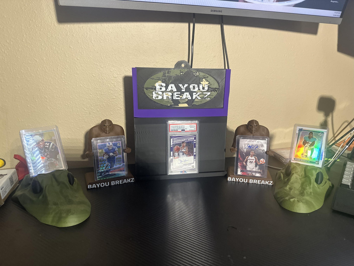 3D Printed Stadium Card Display System with Logo Plate