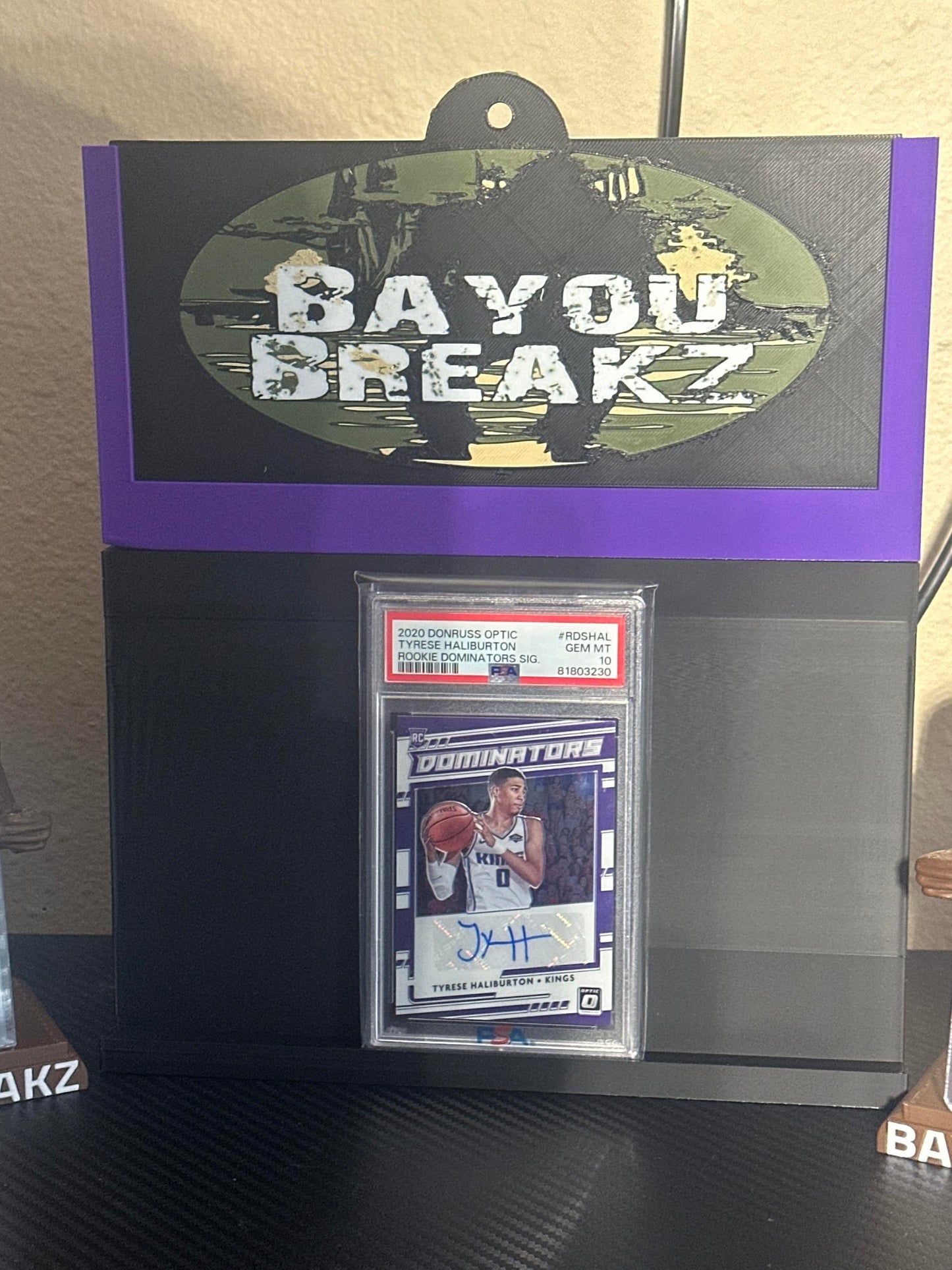 3D Printed Stadium Card Display System with Logo Plate